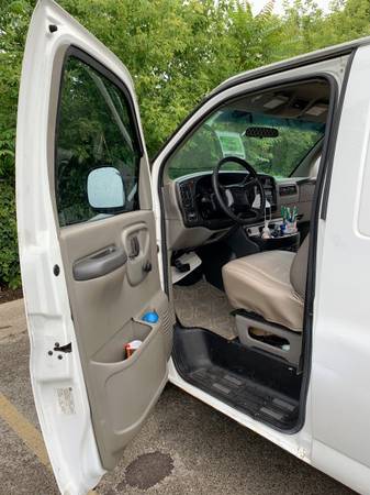 Chevy Express 2500 w/window for sale in Chicago, IL – photo 6