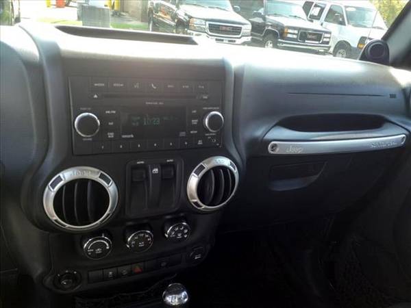 2011 Jeep Wrangler 4WD 2dr Rubicon suv Black - - by for sale in Oxford, MS – photo 13