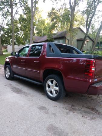 2008 Chevy Avalanche for sale in Cedar Rapids, IA
