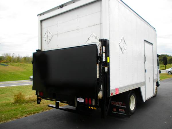 2015 Isuzu NPR BOX Truck 14ft Box Lift Gate for sale in Perry, OH – photo 6