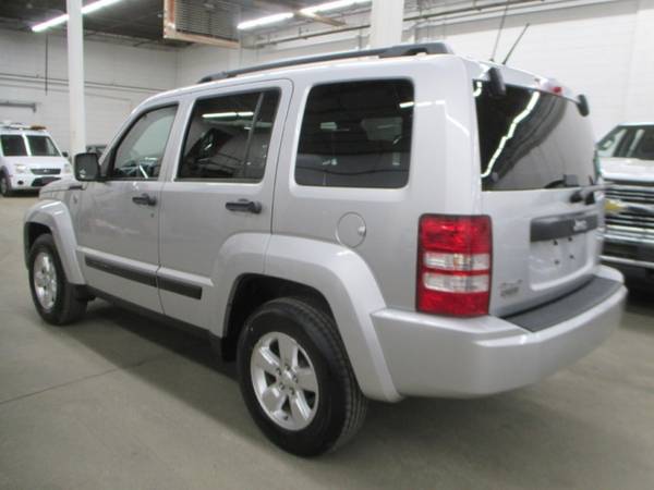 2012 Jeep Liberty 4WD for sale in Highland Park, IL – photo 2