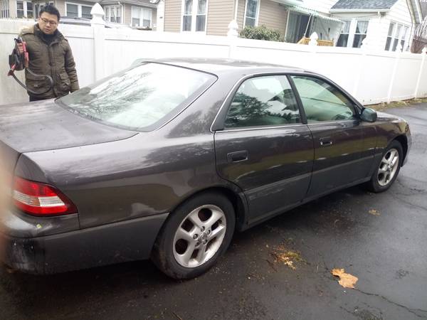 2000 lexus es300.....800 800 800 firm today only for sale in New Haven, CT