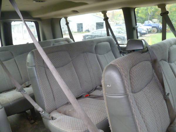 2006 CHEVORLET EXPRESS 3500 VAN 14 PASSENGER GM GMC 167,000 MILES 6.0 for sale in Westboro, WI – photo 12