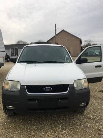 04 FORD Escape - cars & trucks - by owner - vehicle automotive sale for sale in Lima, OH