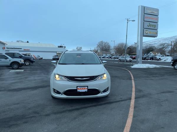 2017 Chrysler Pacifica Hybrid Platinum FWD Tus for sale in Wenatchee, WA – photo 10