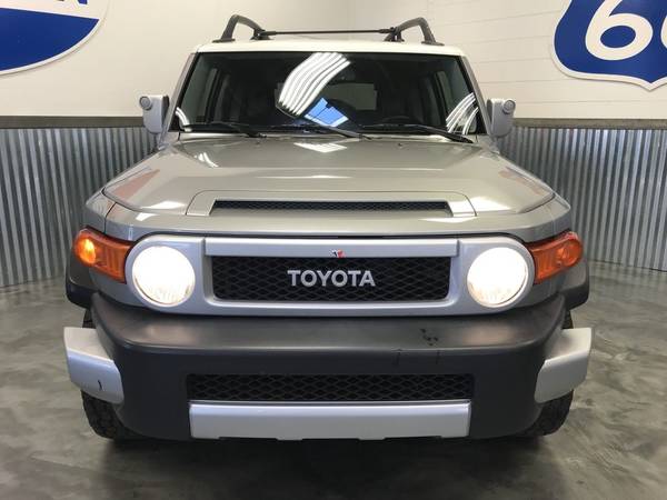 2010 TOYOTA FJ CRUISER NEW TIRES!! GREAT CONDITION!! DRIVES GREAT!!!! for sale in Norman, TX – photo 2