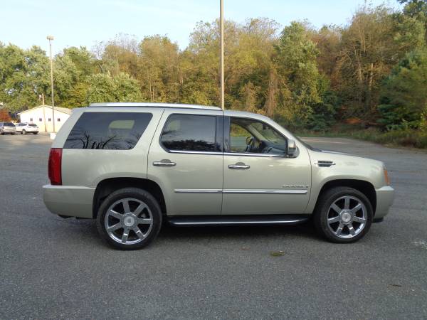 2007 Cadillac Escalade AWD Fully Loaded Very Clean for sale in Waynesboro, PA – photo 8