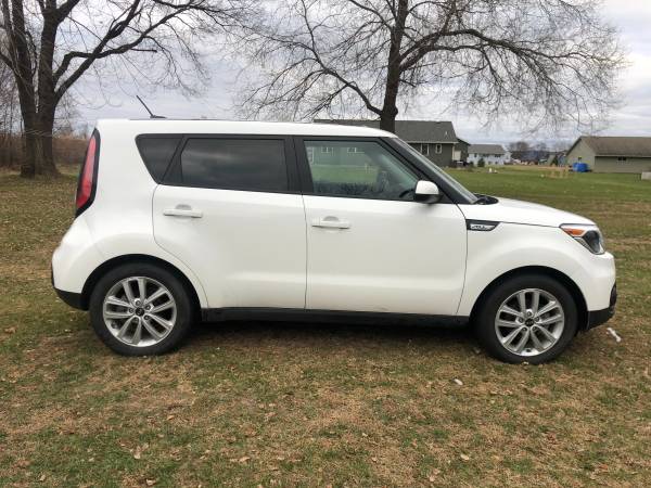 For Sale - '17 Kia Soul - cars & trucks - by owner - vehicle... for sale in Onalaska, WI – photo 5