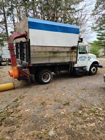 1997 INTERNATIONAL 4700 CHIP TRUCK WITH CUSTOM LEAF VAC - cars & for sale in Concord, MA – photo 3