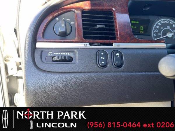 2003 Lincoln Town Car Executive - sedan - - by dealer for sale in San Antonio, TX – photo 16