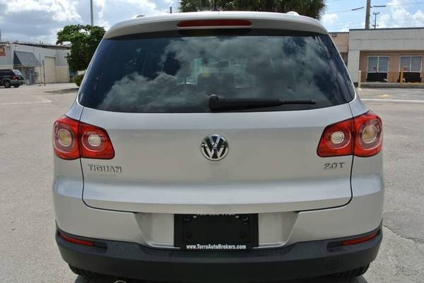 2010 Volkswagen Tiguan (crv rav4 equinox escape rogue encore journey... for sale in Miami, FL – photo 4