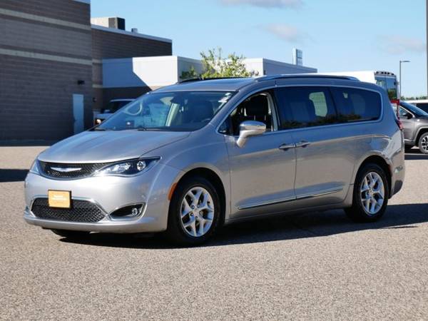 2020 Chrysler Pacifica Limited - - by dealer - vehicle for sale in Hudson, MN – photo 3