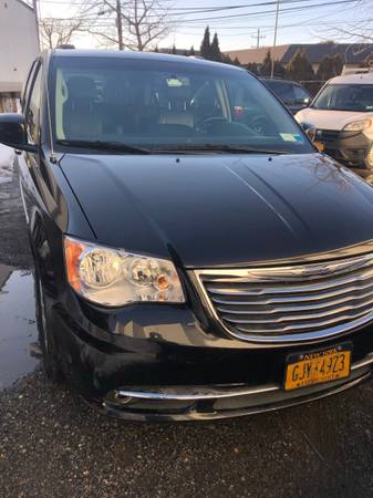 2015 CHRYSLER TOWN AND COUNTRY clean LOADED - - by for sale in Lynbrook, NY