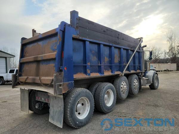 2005 Peterbilt 357 Dump Truck for sale in Arnold, MO – photo 9