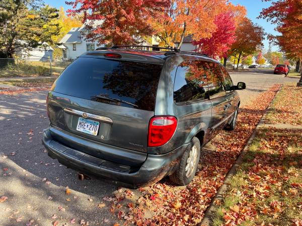 2006 Chrysler Town and Country Touring Stow-n-Go for sale in Saint Paul, MN – photo 3