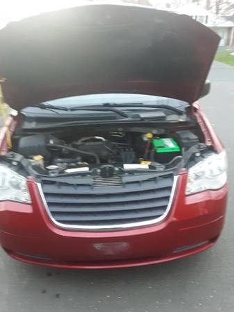 2008 CHRYSLER TOWN AND COUNTRY - cars & trucks - by dealer - vehicle... for sale in Hartford, MA – photo 10