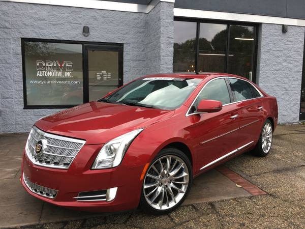 2013 CADILLAC XTS for sale in Madison, WI