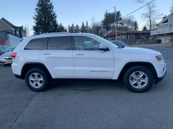 2014 Jeep Grand Cherokee Laredo 4x4 4dr SUV - cars & trucks - by... for sale in Milford, MA – photo 9