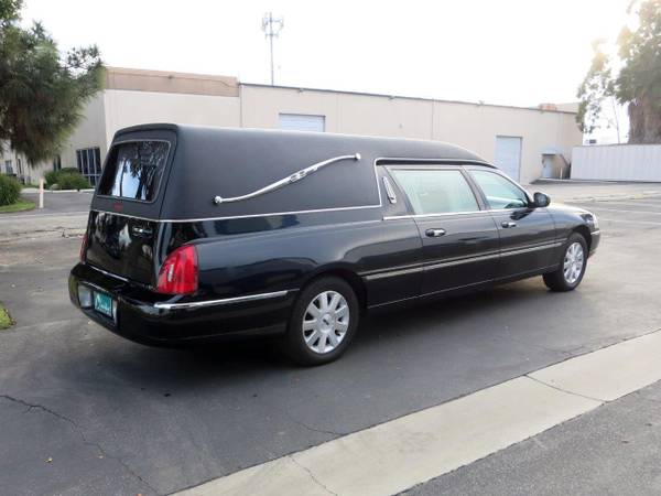 2004 Lincoln Krystal Town Car Hearse - - by dealer for sale in Carson, CA – photo 9