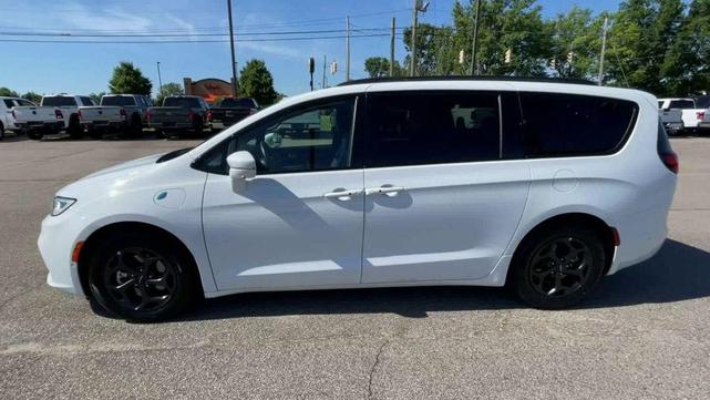 2021 Chrysler Pacifica Hybrid Touring L for sale in Reidsville, NC – photo 5