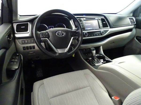 2018 Toyota Highlander Le for sale in Skokie, IL – photo 15