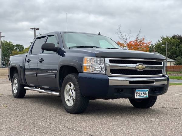 🍂Fall Truck Sale🍂 ALL CREDIT APPROVED! ALL PRICES & MODELS for sale in Minneapolis, IA – photo 9