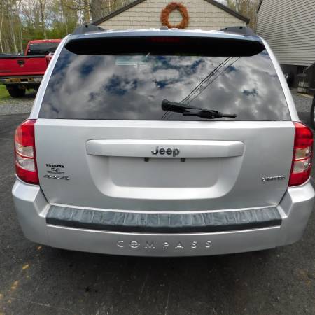 2007 Jeep Compass-113k - 4x4 - limited pkg-leather, roof, heat for sale in Lebanon, NH – photo 4