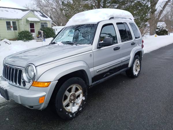 2005 jeep liberty limited 4x4 for sale in Akron, OH – photo 2