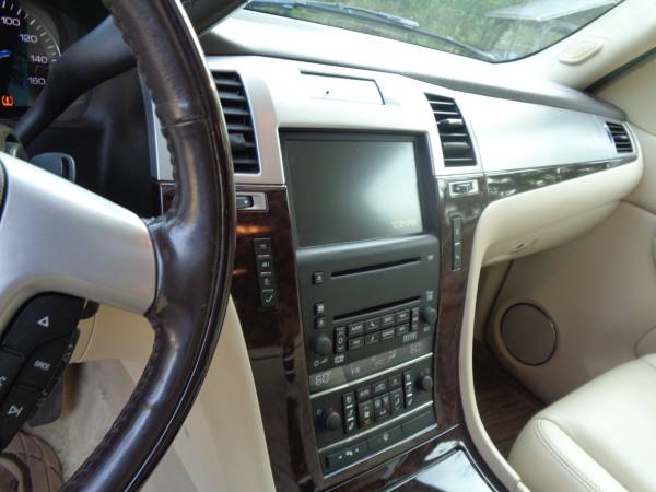2007 Cadillac Escalade AWD Fully Loaded Very Clean for sale in Waynesboro, PA – photo 15