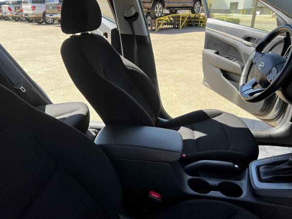 2020 Hyundai Elantra Value Edition Sedan 4D ESPANOL ACCEPTAMOS for sale in Arlington, TX – photo 22