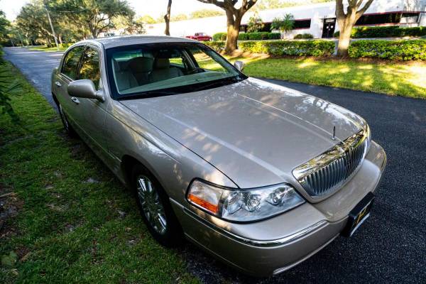 2008 Lincoln Town Car Signature Limited 4dr Sedan - CALL or TEXT... for sale in Sarasota, FL – photo 14