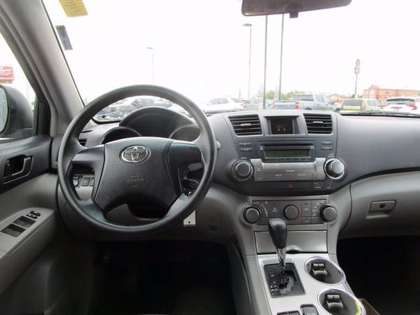 2012 Toyota Highlander Base - - by dealer - vehicle for sale in Sullivan, MO – photo 15