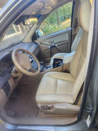 well maintained Volvo XC90 for sale in East Syracuse, NY – photo 7