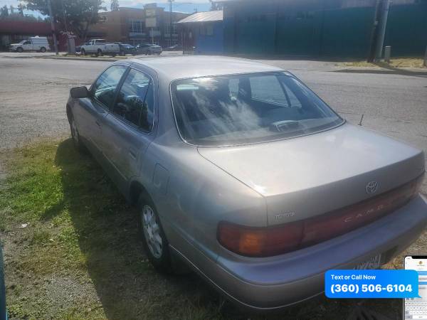 1993 Toyota Camry XLE 4dr Sedan - cars & trucks - by dealer -... for sale in Mount Vernon, WA – photo 2