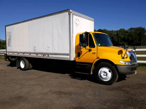 2007 International 4300 DT466 with 24' Body with Lift Gate for sale in Marlboro, NJ