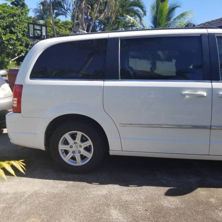 2010 Chrysler Town and Country for sale in Lahaina, HI – photo 7