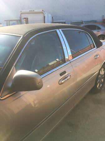 2006 lincoln town car - cars & trucks - by owner - vehicle... for sale in Santa Clara, CA – photo 2
