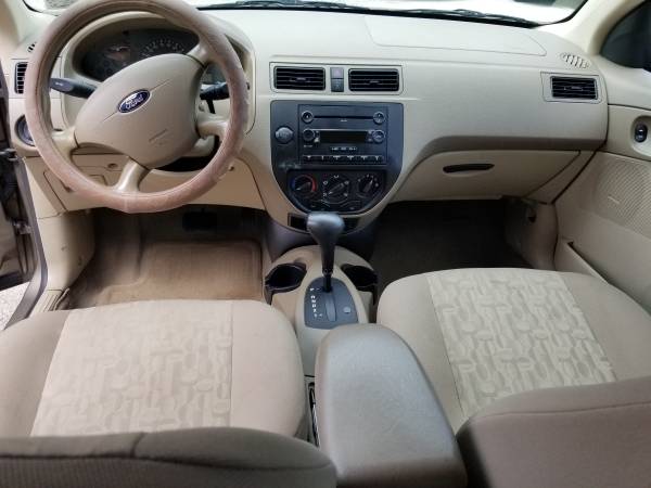 2005 Ford Focus SE ZX4 Sedan for sale in York, PA – photo 6