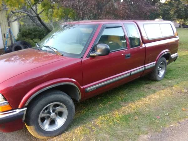 1998 CHEVY S10 Pickup for sale in Smith River, OR