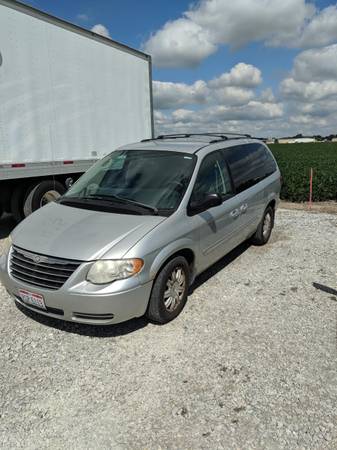2007 Chrysler Town and Country for sale in Wapakoneta, OH