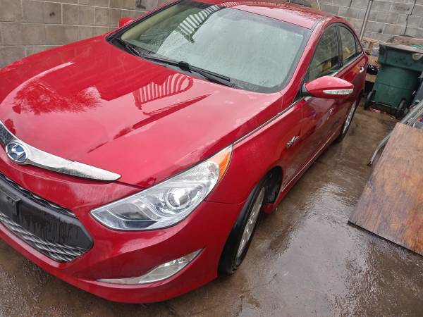 Drop price2011 HYBRID SONATA CLEAN GAS BATTERY RECHARGE - cars & for sale in Omaha, NE – photo 2