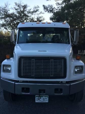 Freightliner FL70 for sale in Chesapeake, NC – photo 16
