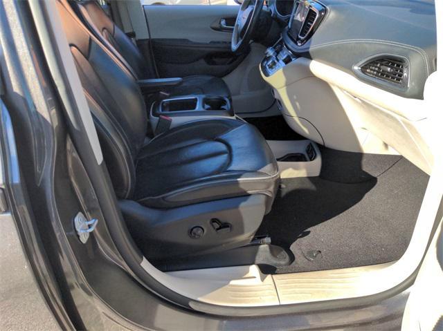 2019 Chrysler Pacifica Limited for sale in Chicago, IL – photo 27