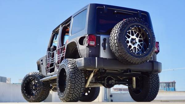 2015 Jeep Wrangler Unlimited *(( Absolute Show Stopper ))* Lifted... for sale in Austin, TX – photo 5