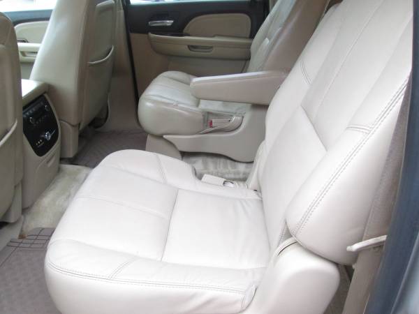 FM Jones and Sons 2007 GMC Yukon AWD 3rd Row Seating Navigation for sale in Eugene, OR – photo 7
