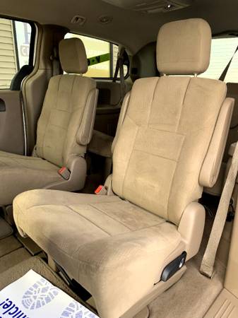 2011 Chrysler Town & Country 4dr Wgn Touring - cars & trucks - by... for sale in Chesaning, MI – photo 14