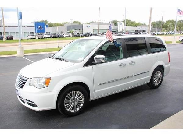 2015 Chrysler Town & Country mini-van Limited - Chrysler for sale in Green Bay, WI – photo 7
