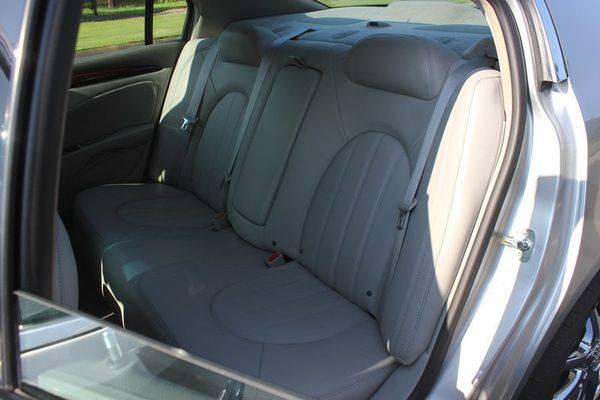 2007 Buick Lucerne 4dr Sedan V8 CXL EASY FINANCING! for sale in Old Hickory, TN – photo 4
