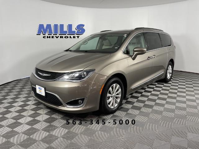 2017 Chrysler Pacifica Touring-L for sale in Davenport, IA