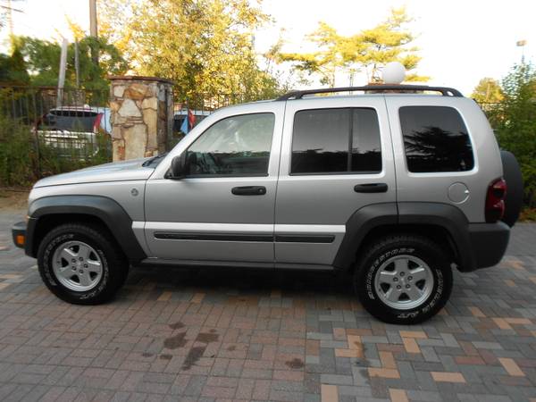 2007 JEEP LIBERTY 41,000 MILES!! 1 OWNER!! 4X4!! LIKE NEW! WE FINANCE! for sale in Farmingdale, NY – photo 8